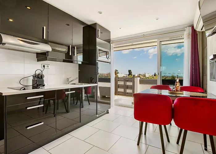 Pink Port Nature Coursive Naturiste * Agde